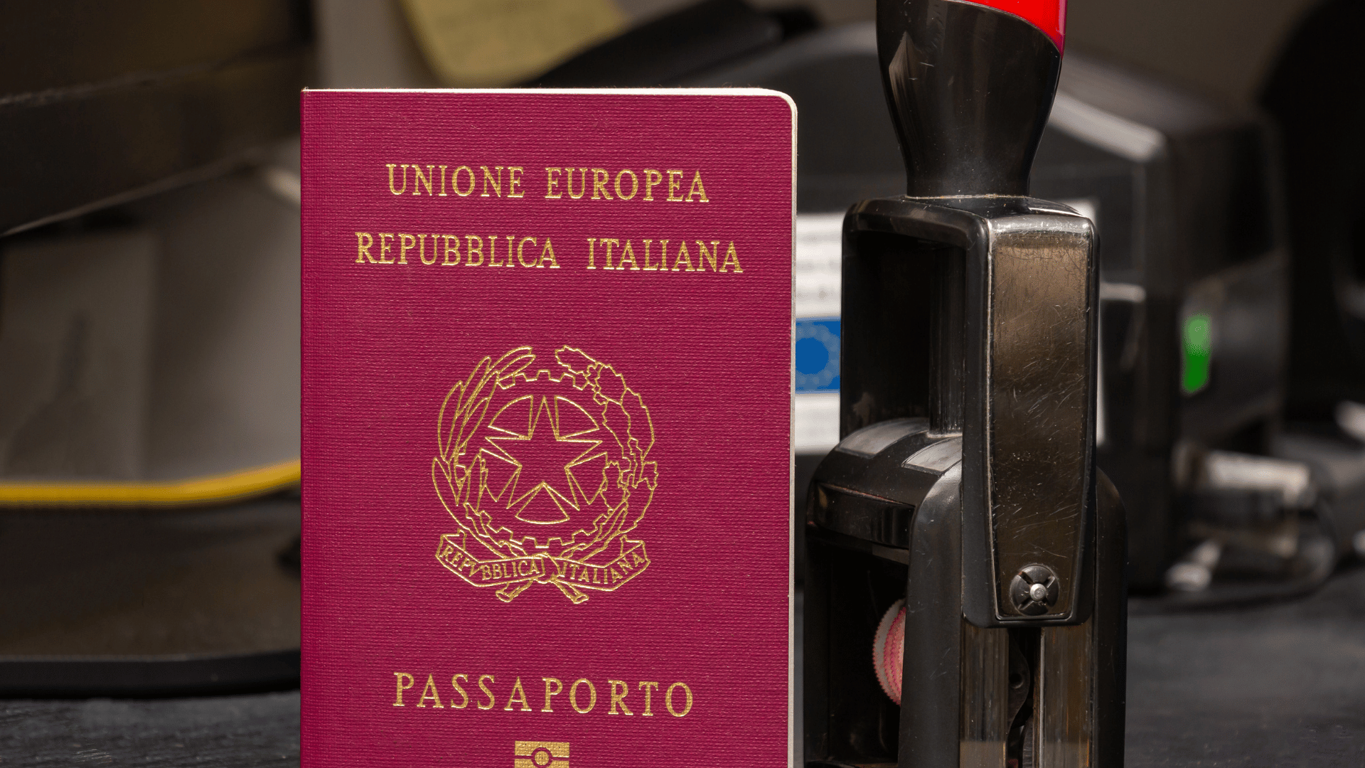 Descubra como obter a Cidadania Italiana por descendência com o Decreto nº 36/2025. Conte com a Velloso Cidadania para orientação especializada.