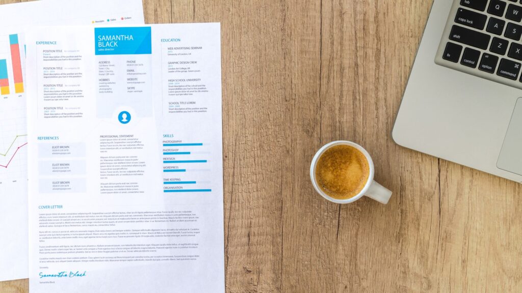Veja como montar um currículo para trabalhar na Itália e aumentar suas chances de emprego.