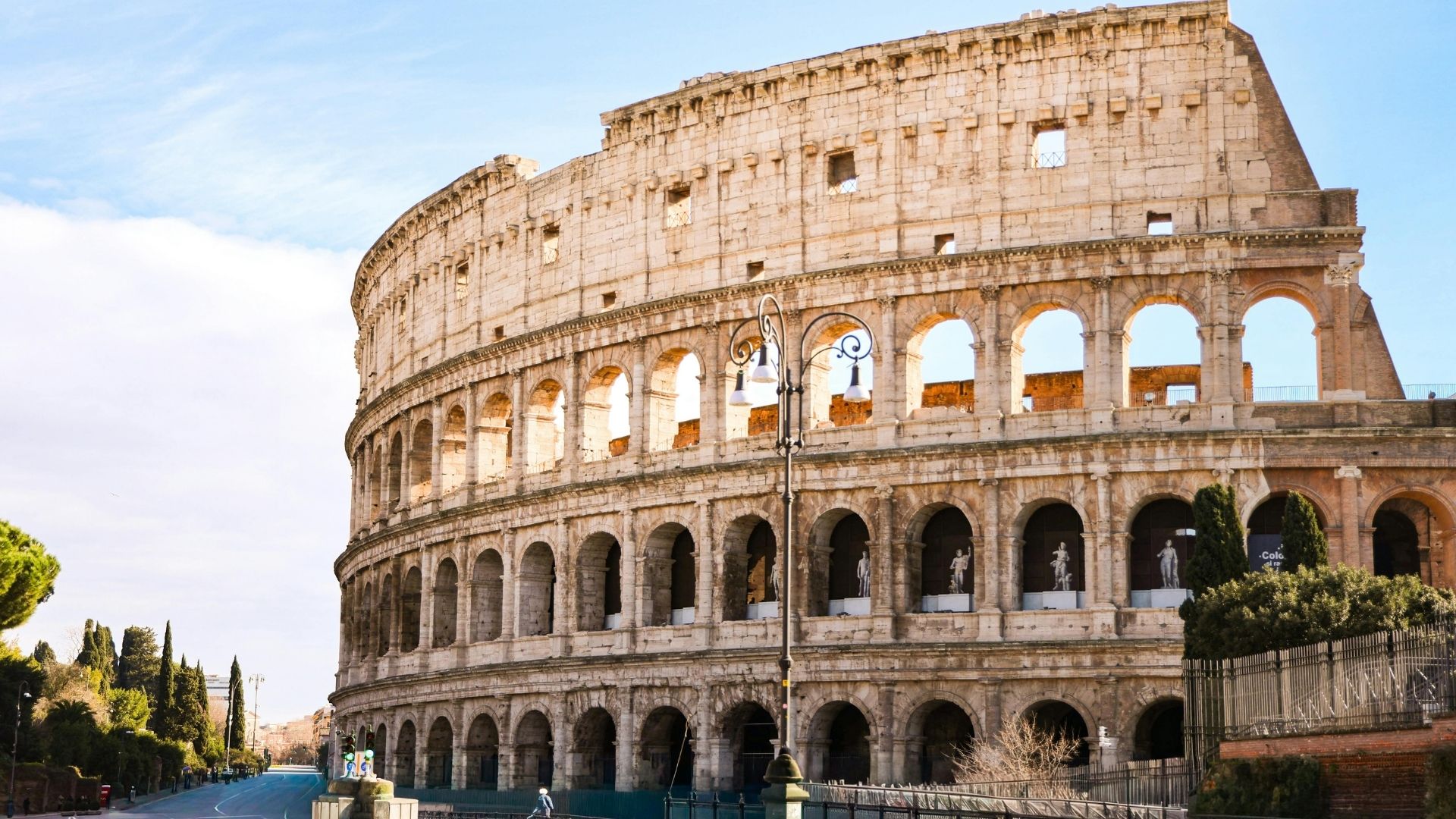Entenda como funciona a via judicial de cidadania italiana, do Brasil à sentença, com a assessoria da Velloso Cidadania em Roma.