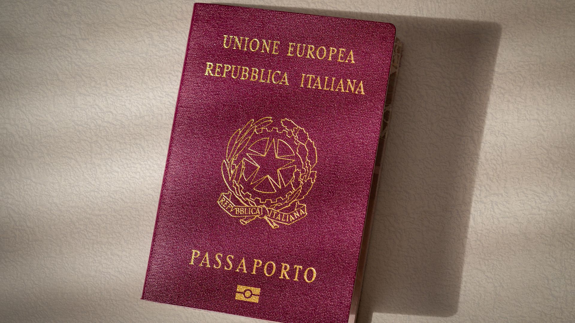 Cidadania italiana por via judicial para filhos e netos: entenda quem pode solicitar com a Velloso Cidadania.