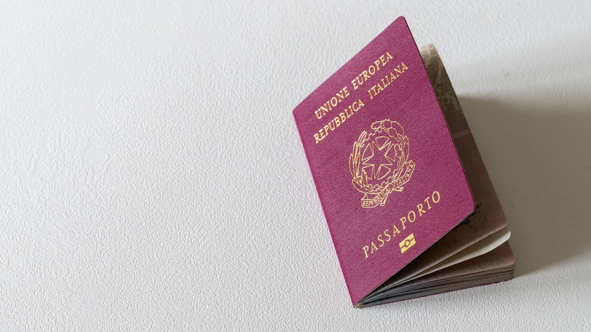 Saiba como tirar o passaporte italiano depois de reconhecer a cidadania italiana e conte com apoio especializado para seu processo