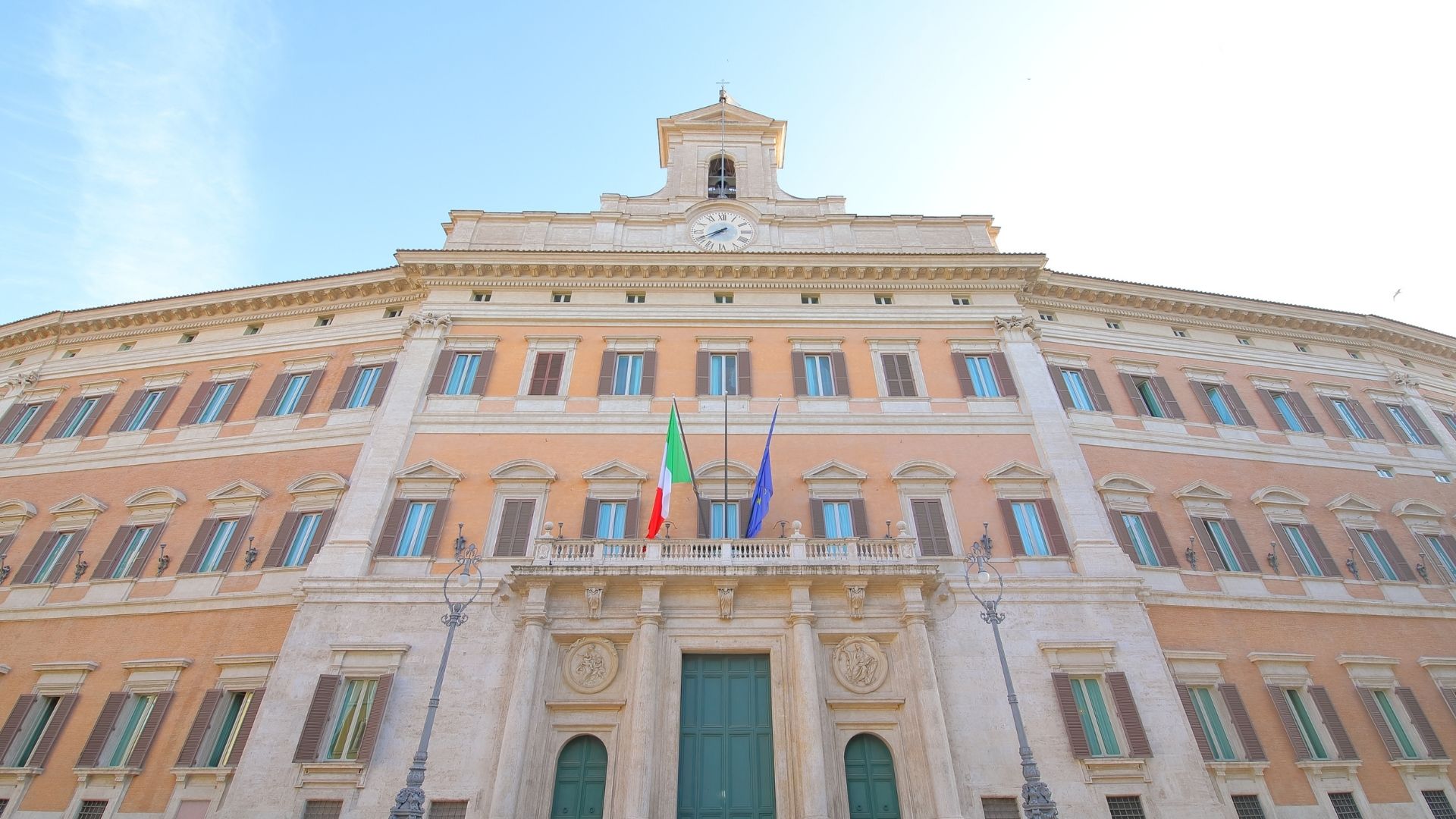 Descubra os custos e prazos da tradução juramentada para italiano em documentos essenciais para cidadania italiana por via judicial.